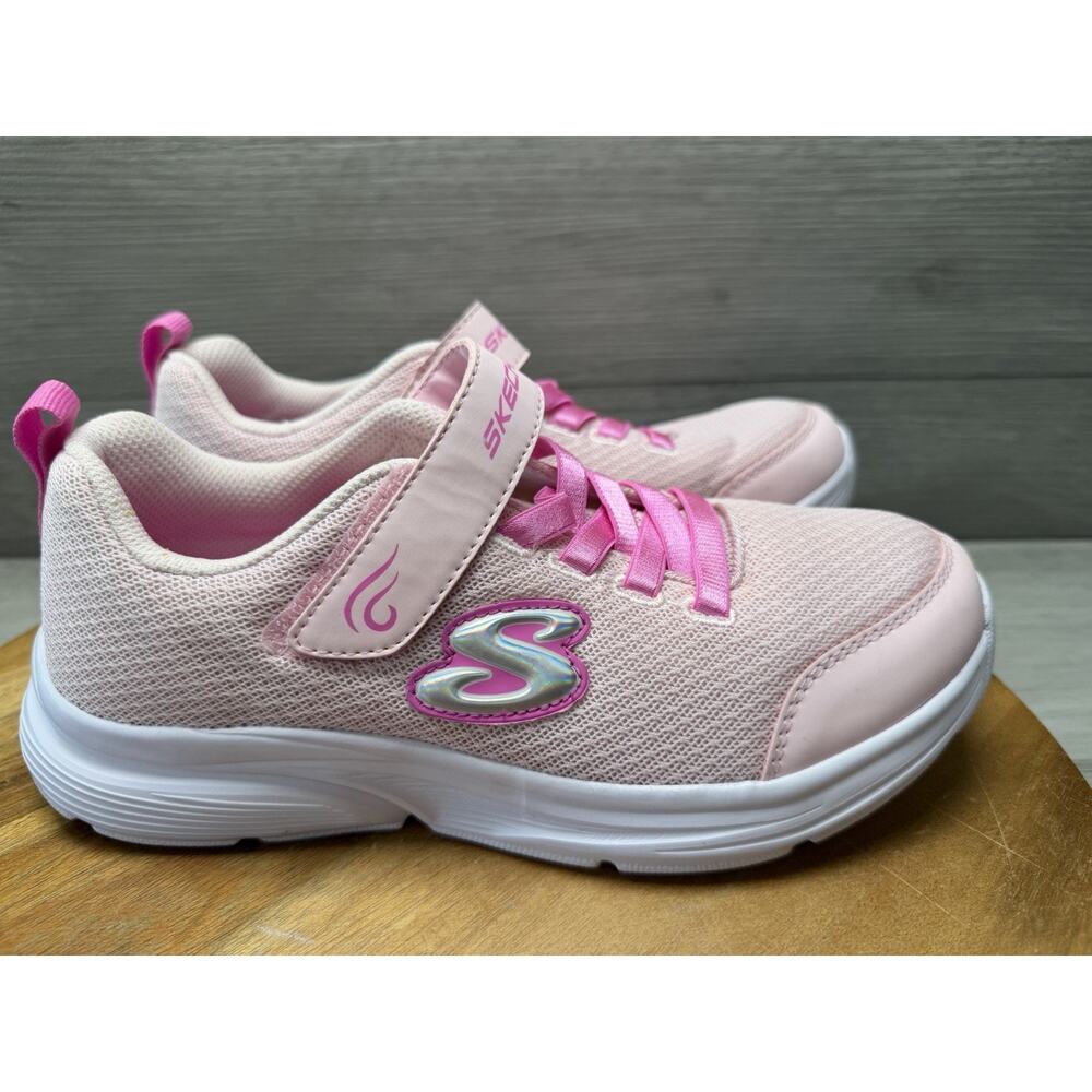 SKECHERS WAVY LITE BLISSFULLY FREE GIRL’S SNEAKERS LIGHT PINK. Size 4